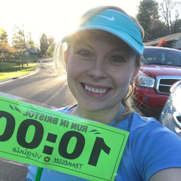 Meet your Posher, Carissa - Picture 3 of 7